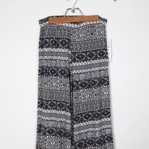 Wide Leg Hippie Boho Pants Size M NWT Comfy